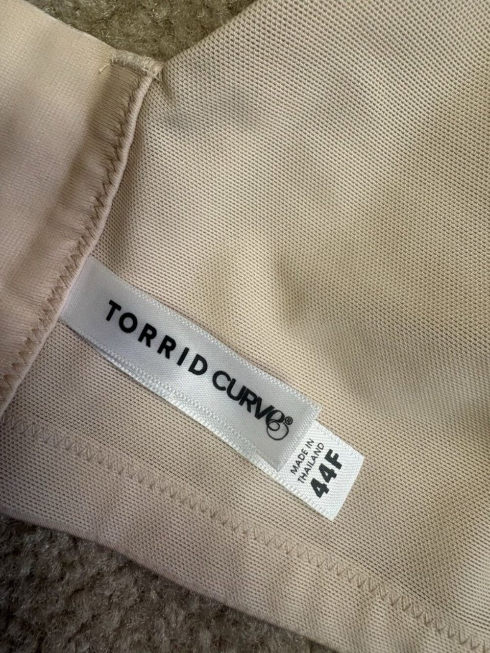 TORRID CURVES 360° BACK SMOOTHING UNDERWIRE T-SHIRT BRA #11329949 BEIGE SZ 44F - Picture 4 of 5